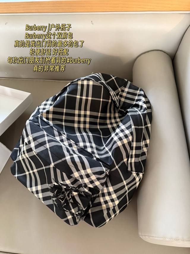 Lv Murakami Takashi series cherry pillow bag This Retiro handbag is iconic class