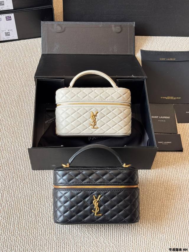 with gift box Size 16.14Cm Coach Citymini tote bag with wide shoulder straps, su