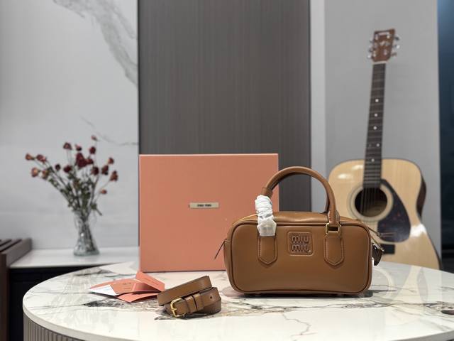 with gift box Prada's new triangle logo adjustable chain Woc smooth leather is s