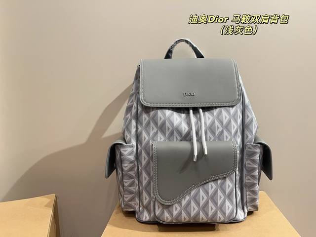 Gift box packaging Lv new three-piece clutch bag A travel essential transparent