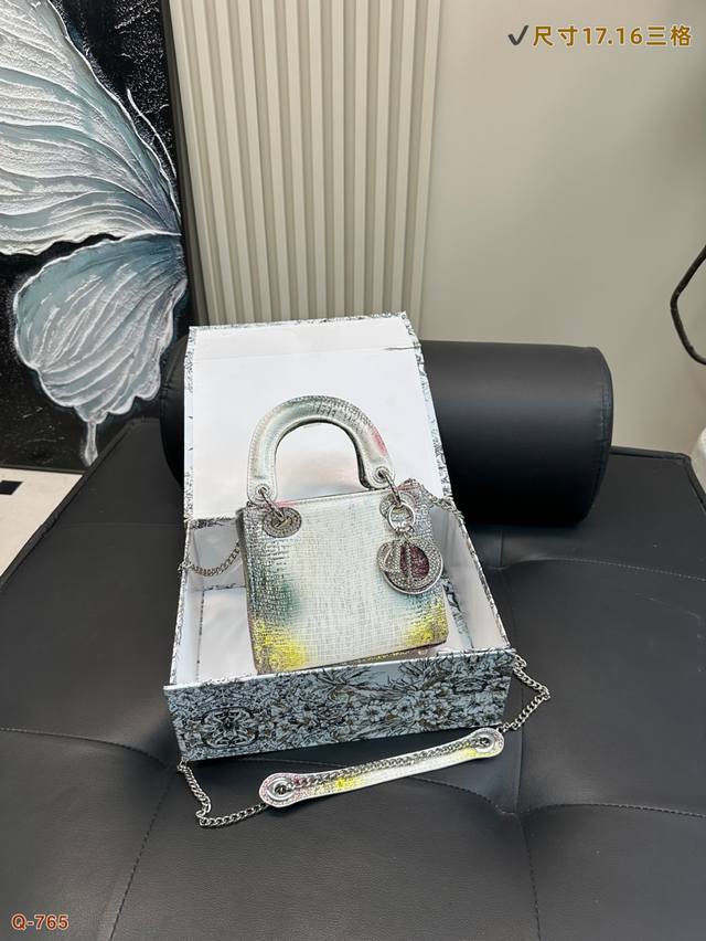 with gift box The latest model of the new Lv Papillon is about to be launched. I
