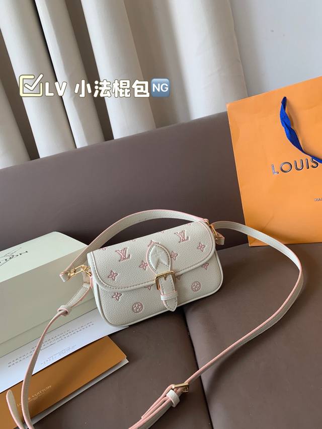 with folding box Chanel diamond bag Cf is really beautiful. The real thing is re