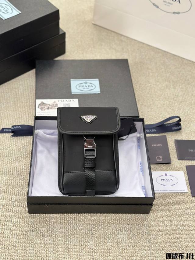 Gift box packaging Gucci men's messenger bag can be worn on one shoulder or cros