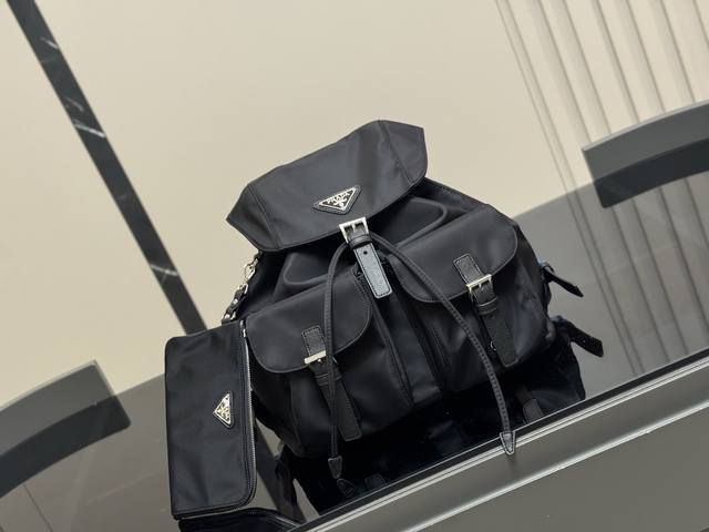 with folding box size 19*13cm Coach Mini Underarm Bag Who hasn't chosen a small