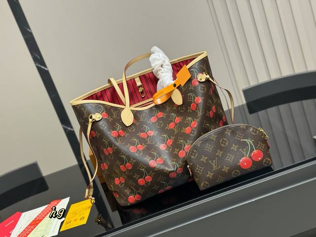 original high-quality full set packaging size 24*14Cm Lv pea bag The appearance