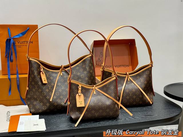 Lv Speedy Denim Pillow Bag This Retiro handbag is made of the iconic Lv old flow