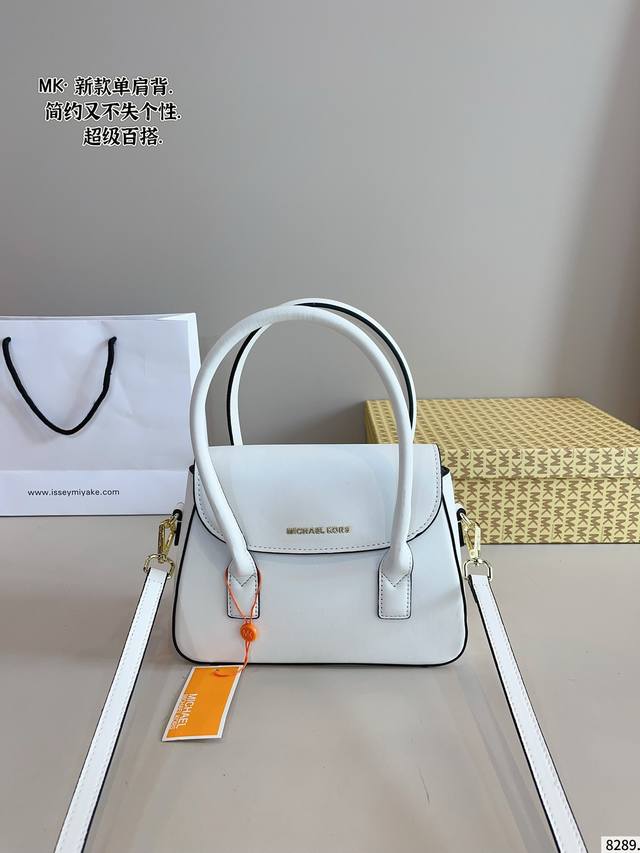 Longchamp nylon backpack Simple and versatile with high appearance First choice