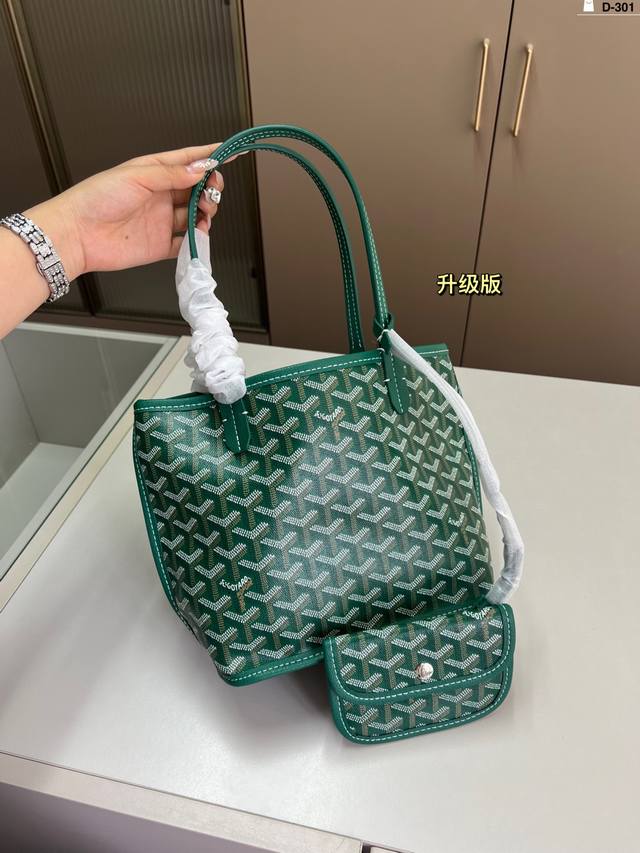 Lv travel bag Very simple and exquisite design, full of details Whether it is a