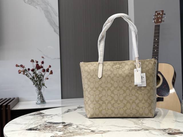 No box Gucci briefcase full leather Can be carried crossbody or by hand Large ca