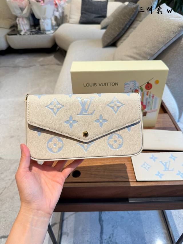 Large mirror YSL Niki messenger bag Irresistible and super elegant A must-have f