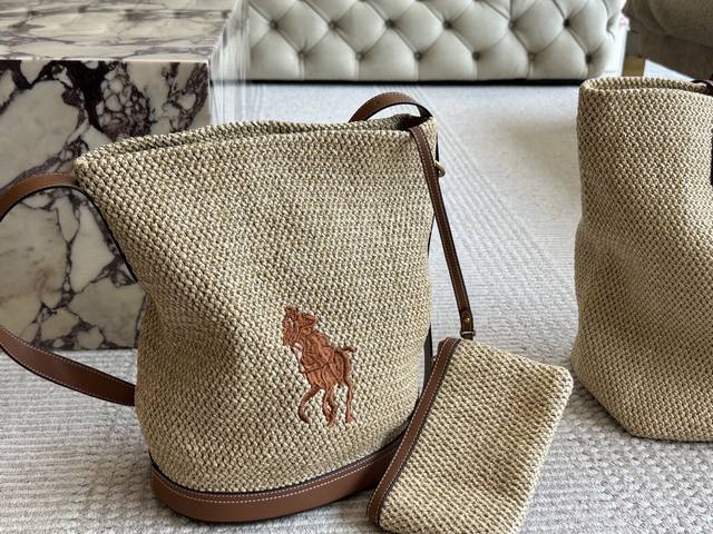 Folding box Cool Gucci chest bag crossbody bag The waist bag design is not only