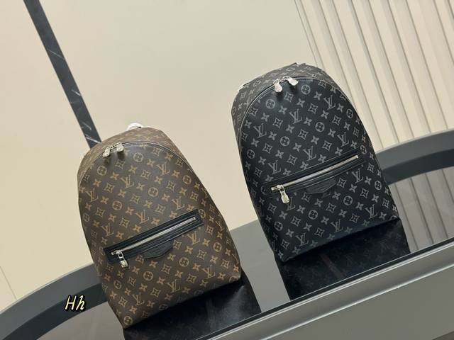 Prada canvas tote bag handbag design with super texture full of relaxed and casu