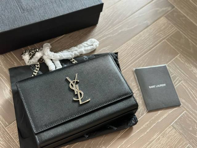 Chanel Tote Bag Pure Leather Chanel Shopping Bag The classic design of the Tote