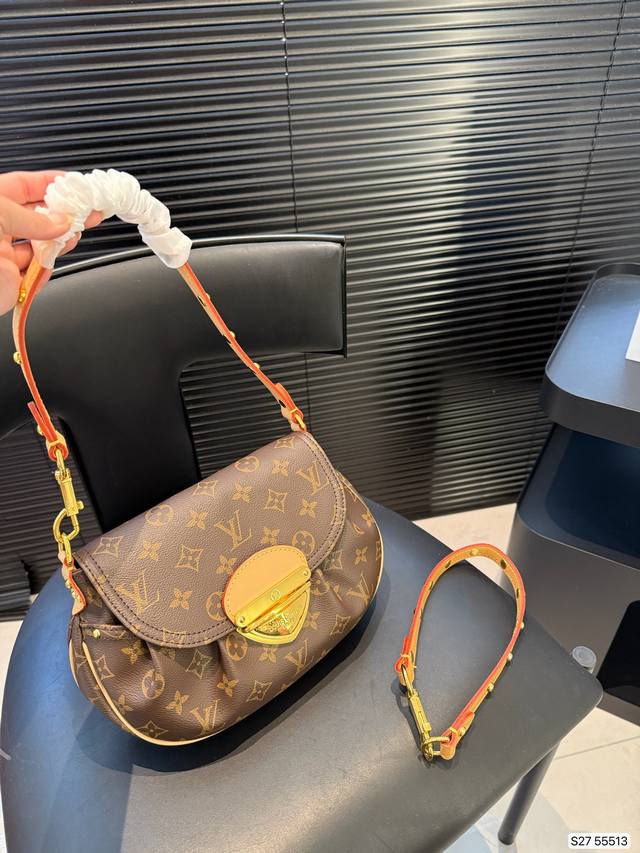 Chanel Chanel chain classic Cf sheepskin pattern Crossbody and shoulder carry ar