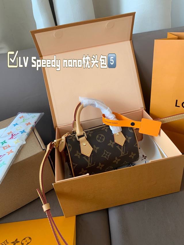 Cowhide version Lv Speedy pillow bag The lining is the same as the counter versi