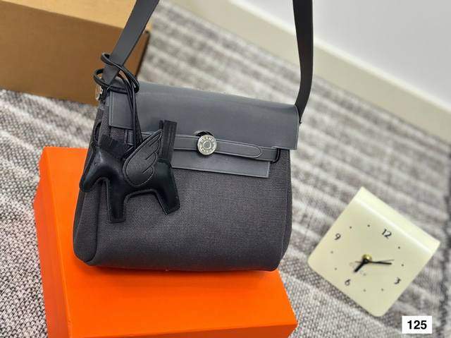Carryall Bb bag - Carryall Bb The appearance is amazing: Carryall Bb has a simpl