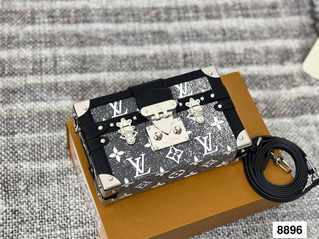 Full set of packaging Size: 20*15Cm Small 25*20Cm Medium Coach C Cargo Tote Shop