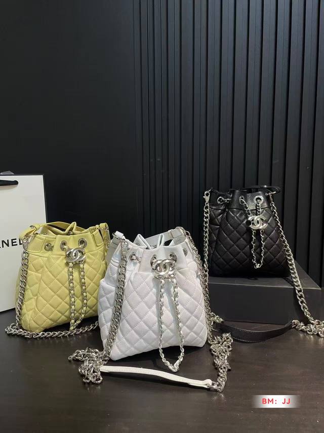 with folding box airplane box Size: 19.11Cm Chanel 25P bowling bag This bowling