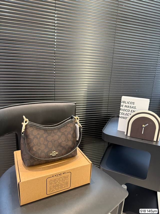 with box Size: 20*25Cm Small size Woody Tote is so pretty! The size is just righ