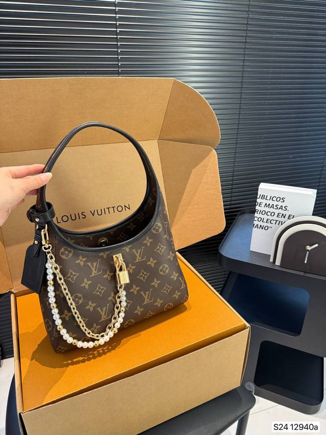 Size 42*28 Chanel Canvas Denim Large Logo Tote Bag Cool Chanel style series, mor