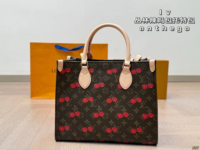 with folding box Dior bucket bag imported sheepskin with pendant, top workmanshi