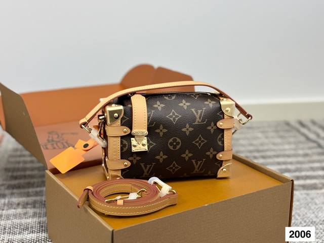 with box Celine Saddle Bag Exquisite bag Fashionable and concave-convex shape si