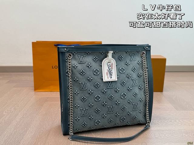 Lv backpack is shipped. It is a super wear-resistant and practical style with a