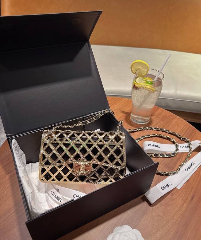 Large and Small The long-awaited Chanel Tote is full of fashion sense and practi