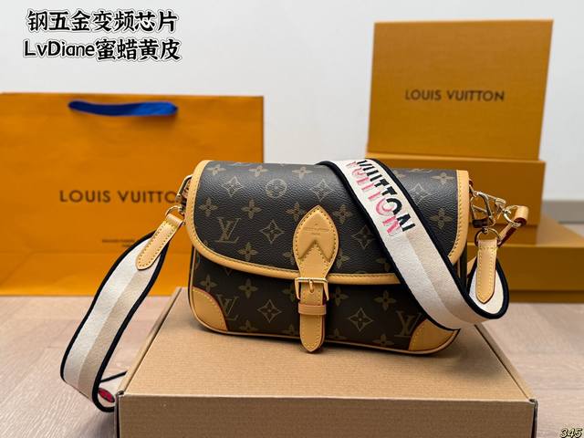 Dior chest bag crossbody shoulder bag With exquisite inlay work Real original or