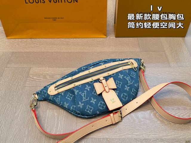 Coach Carmen Underarm Bag Can be carried by hand, with long shoulder strap can b