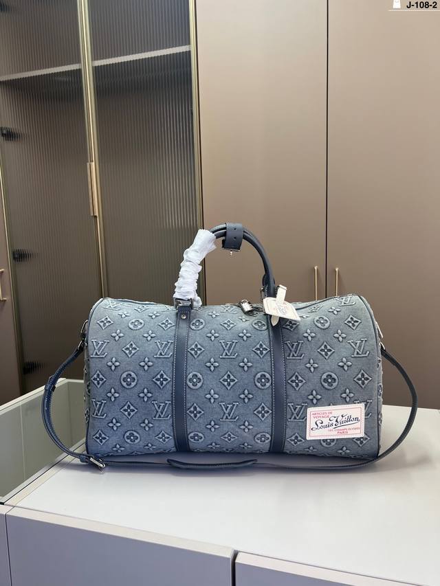 27cm Dior Dior Tote Book has a large capacity and is very durable . You will def