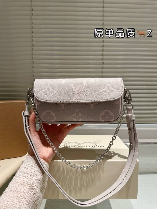 Cool Gucci Backpack A model with a full atmosphere Can be easily matched with an