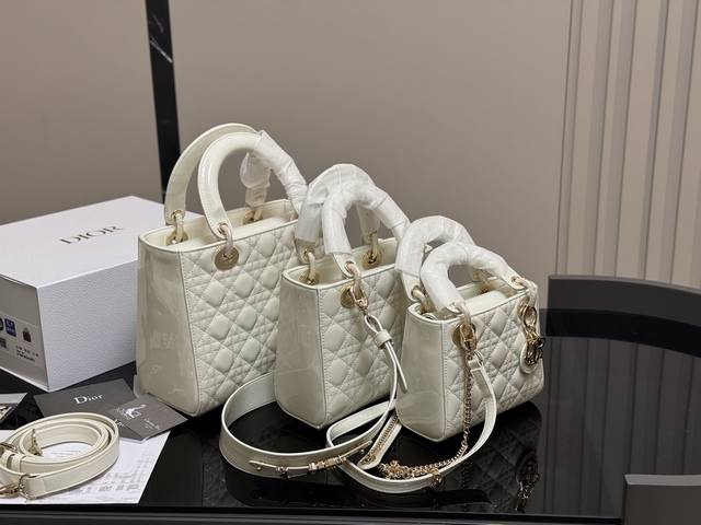 Replica version of first-layer cowhide Dior presents the 2025 Spring and Summer