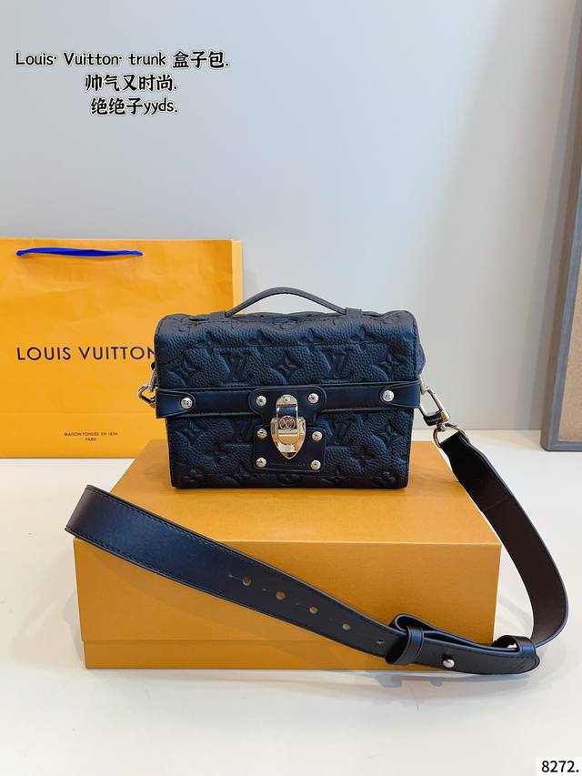 Medium Miumiu's new show bag has arrived Bowling family. New items are available