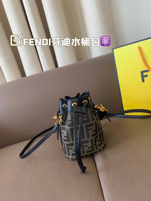 Folding gift box packaging High version replica Size: 24Cm Chanel Coco Handle ha
