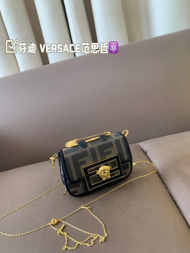 Folding gift box packaging Chanel beautiful camellia embroidery Cf is undoubtedl