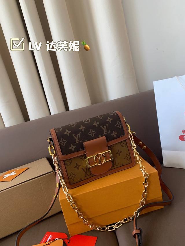Delivery scarf folding box packaging Hermes Bk30Cm top-grade pure leather, the m