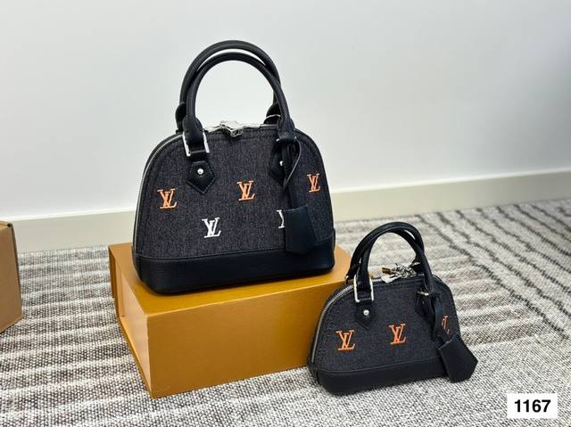 with box Size: 24*20Cm Original jacquard version D's embroidered Princess Diana