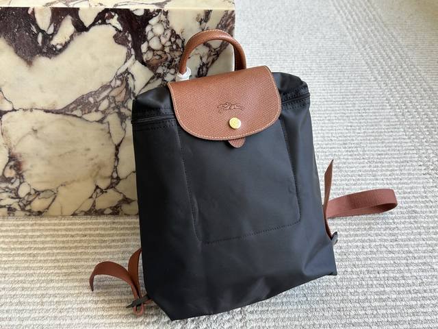 Cowhide version Really eye-catching! Coach Gallery Mini Tote is here Coach Galle