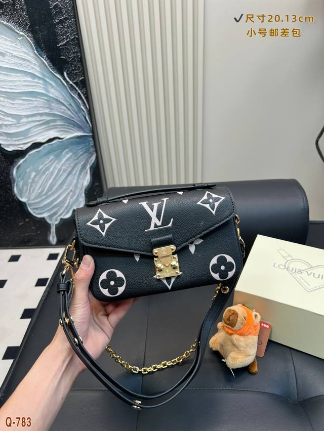 Cowhide version Chanel 25C long hand-held cosmetic bag Chanel 25C small ball han