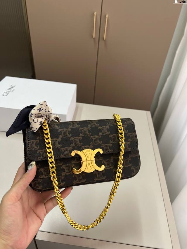 Upgrade with pendant and box Size: 22*11Cm Miumiu bowling briefcase The bag is j
