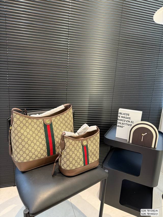 Gucci's original brand details from the 1950s are given a romantic makeover. The