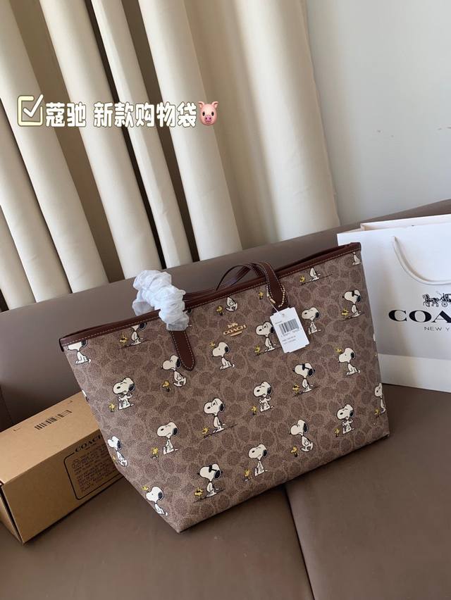 top version Louis Vuitton 25 spring and summer lock buckle egg roll shoes ballet
