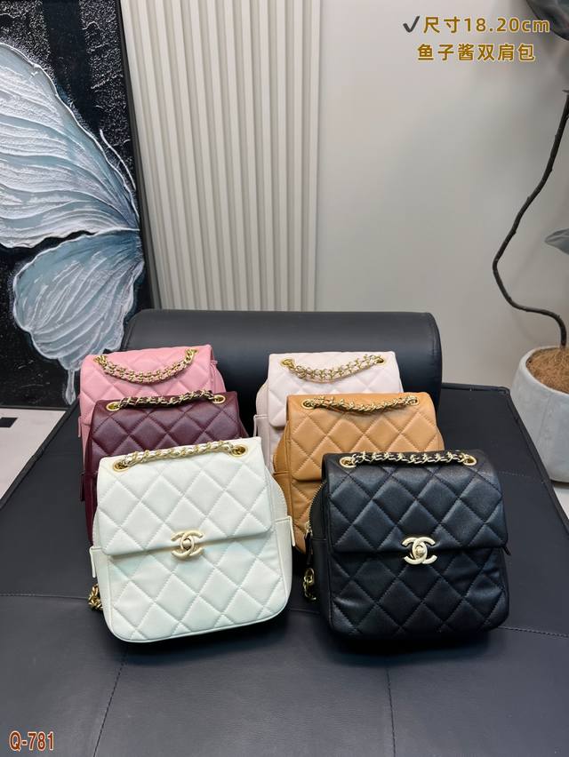 Chanel 25P new camellia slippers Each of the delicate flowers is decorated with