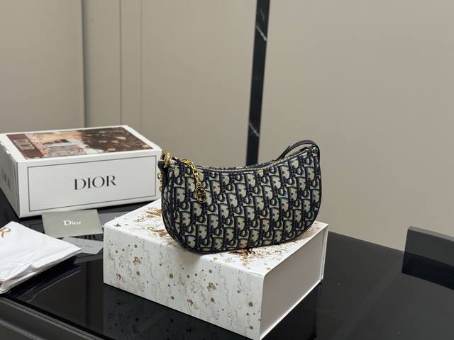 Celine new product Celine Arc de Triomphe Celine Tippi new vegetable tanned cow