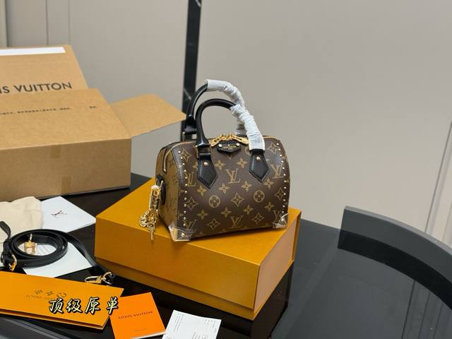 Factory P price sports original The latest couple style in spring and summer, th