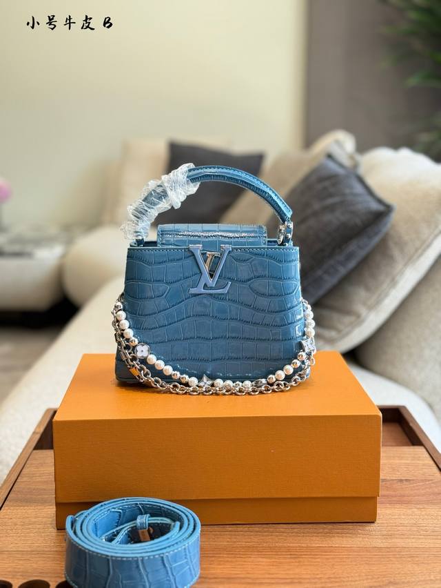 Miu Mi* 24 Spring and Summer new pleated slippers, Miumiu this season's summer i