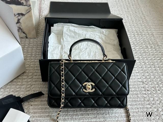 Price: Chanel 25K New single shoes from the counter Top quality This single shoe