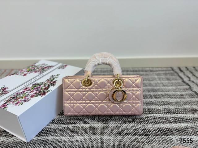 Factory: Exclusive top version Dior 25Ss summer high version new sandals. Round