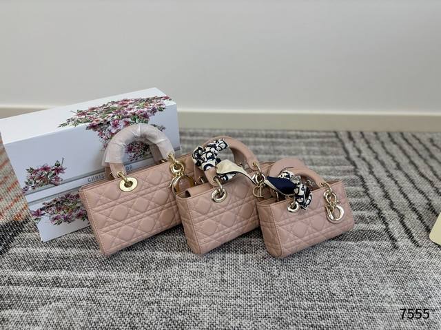 Factory: Exclusive top version Dior 25Ss summer high version new sandals. Round